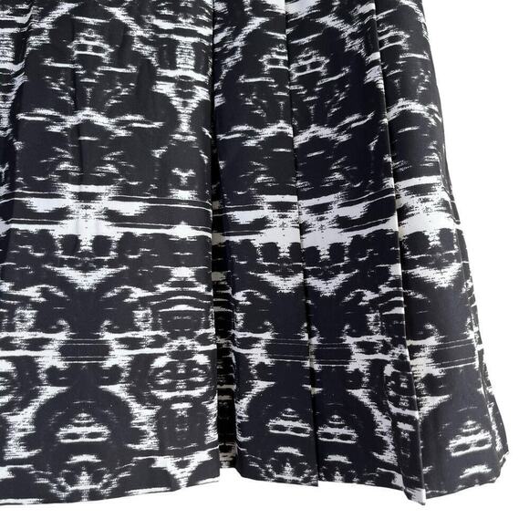 J.Crew Blurred Ikat Pleated Mini Skirt in Black White‎ Zipper Back, Size 4 - Picture 5 of 12